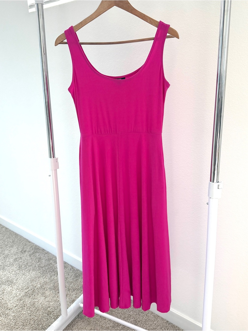 MSK Fuschia Pink Small Classic Scoop Neck Flowy Midi Dress